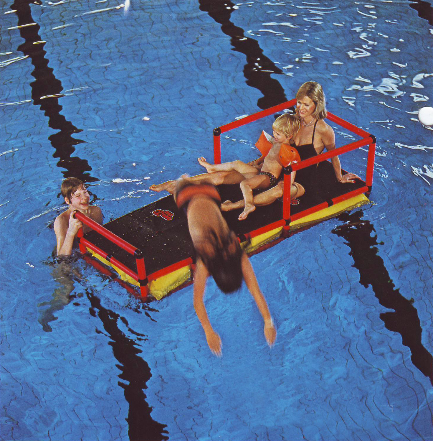 quadro-story-1980s-pool-floating-platform.jpg